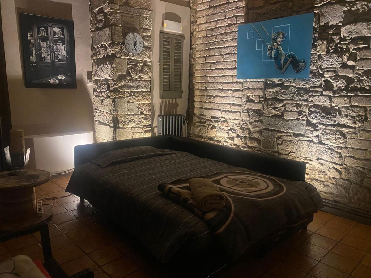 Apartmán Habitacio Polivalent Al Centre De Manresa Exteriér fotografie